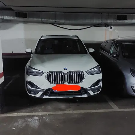 Nahima Parking Free سان سيباستيان